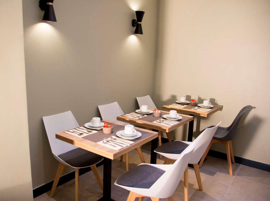 โรงแรมมูแล็ง แวร์ต ปารีส ร้านอาหาร รูปภาพ